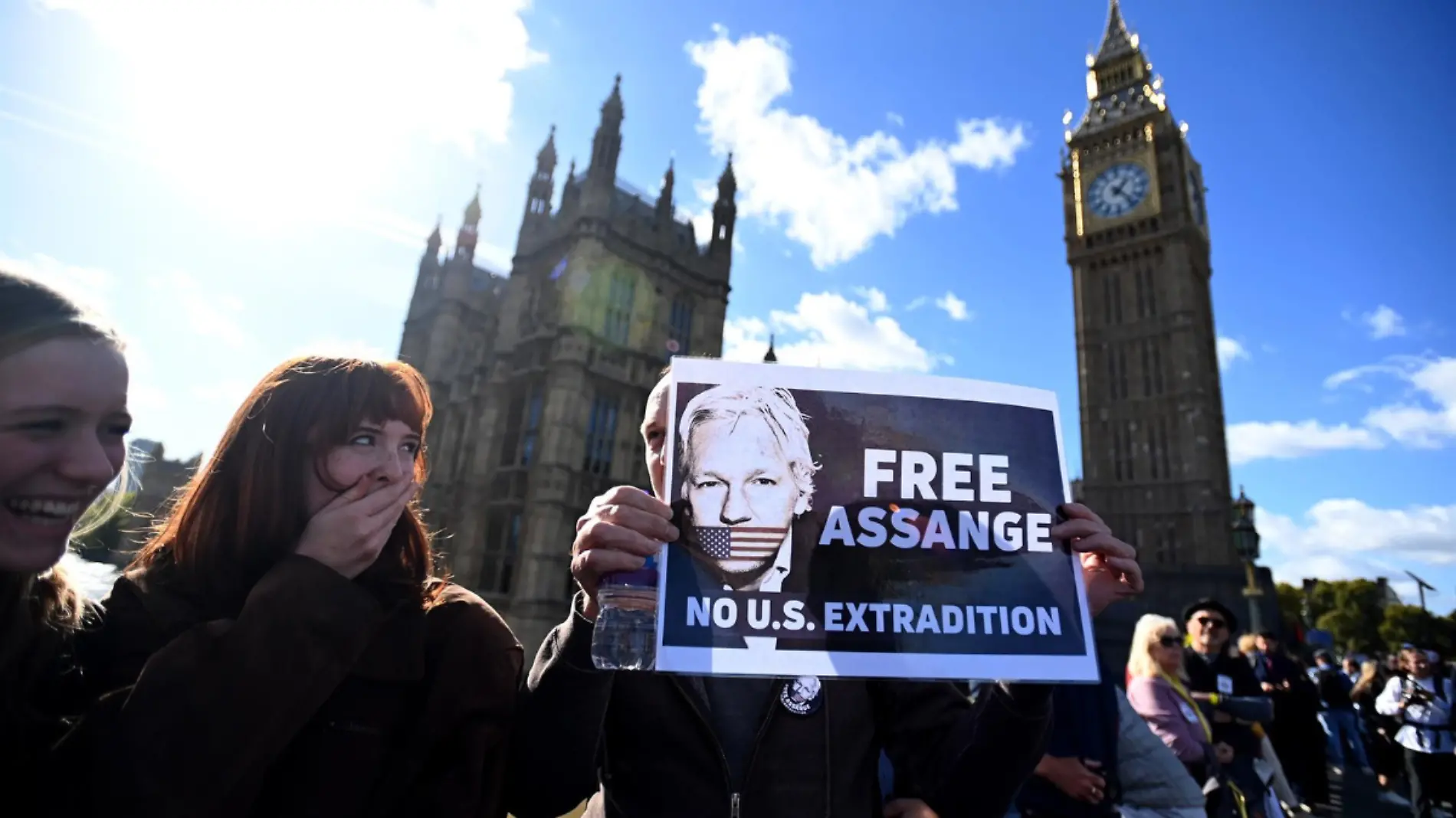 _Julian Assange protesta  